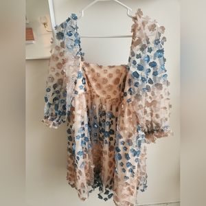 NWOT Storia 🌸 Textured Floral Babydoll